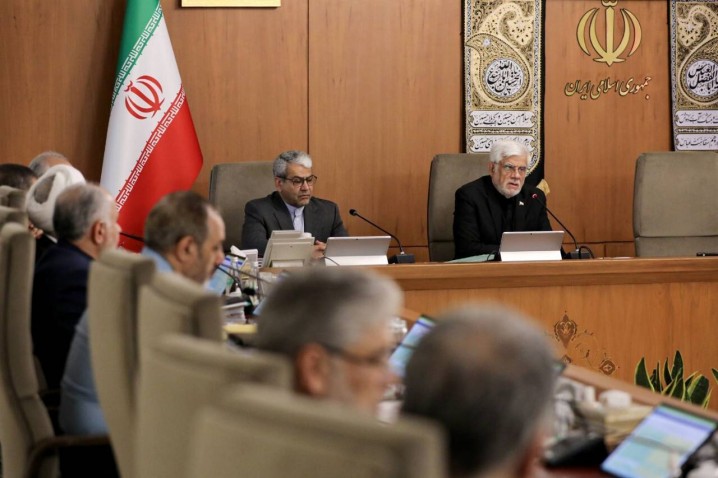 عارف: برخی اظهارنظرها به تقویت فضای خوب کنونی کشور کمک نمی‌کند