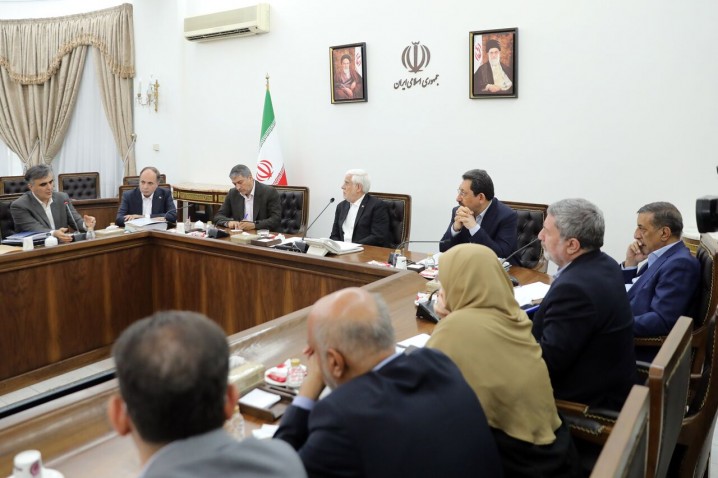 تصمیمات ستاد تنظیم بازار برای توزیع کالاهای اساسی با هدف مقابله با افزایش قیمتها