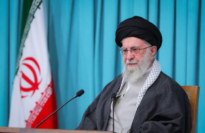 رهبر معظم انقلاب اسلامی: اتحاد ملی ایران، همان اتحاد ملی ۲۳ خرداد است همه مسئولند