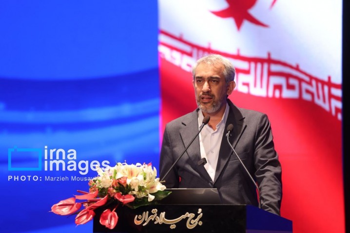 با بانک های ناتراز برخورد می شود/سیستم دولتی به درد تصدیگری هیچ کاری نمی خورد