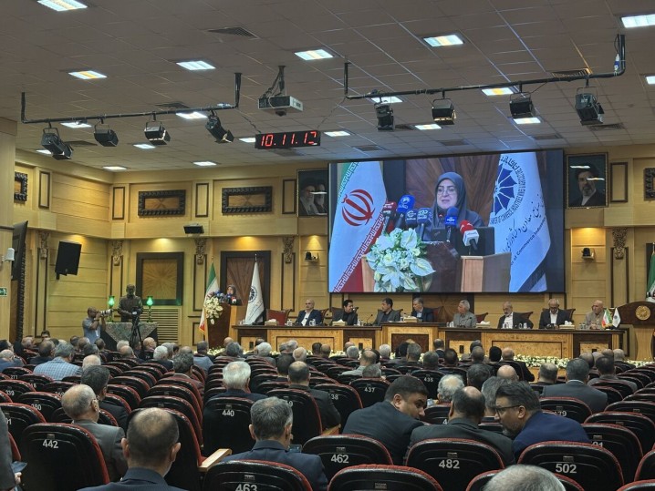 مهاجرانی: دولت تمام تلاش خود را برای رفع مشکلات بخش خصوصی به کار میگیرد