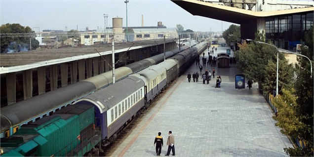 نرخ بلیت قطارها به روال سابق بازگشت/برخورد با متخلفان