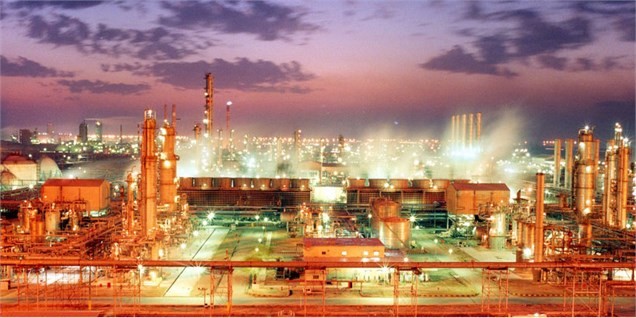 عبور پتروشیمی‌ها از گردنه خوراک