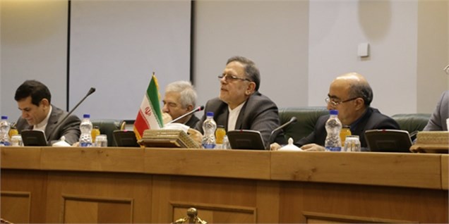 تردیدهای بانک‌های بین المللی ناشی از بی اطلاعی است/ مانعی در گسترش روابط وجود ندارد