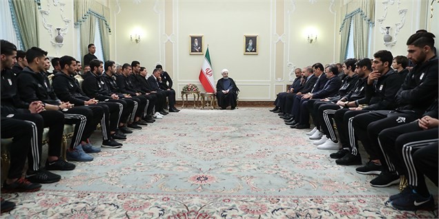 باید تمام تلاش خود را برای شاد کردن ملت ایران بکار بگیریم