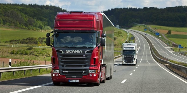 انتقاد معاون وزیر راه از تثبیت قیمت گازوئیل/ حمل‌ونقل فلج می‌شود