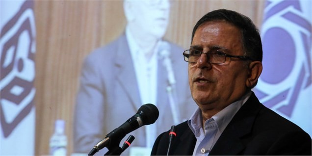 رئیس کل بانک مرکزی: برخی از گرانی دلار بیشتر از ترامپ خوشحالند