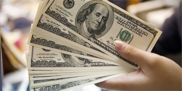 آشفته بازار ارز با بلاتکلیفی بانک مرکزی/ ورود نرخ سوم به معاملات