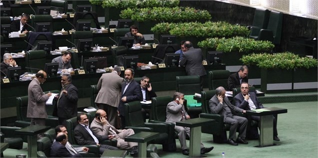 امضای ٢١٧ نماینده پای کاهش تعرفه خودرو