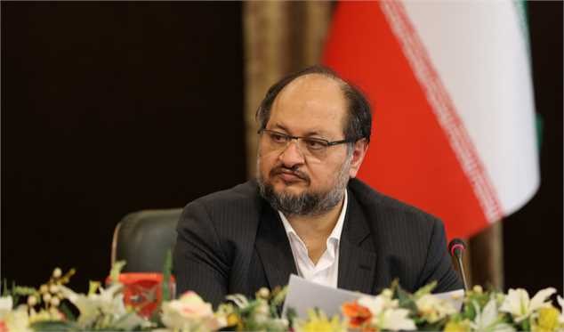 شریعتمداری: صاحبان مشاغل بی‌ثبات وام ۲ میلیون تومانی می‌گیرند