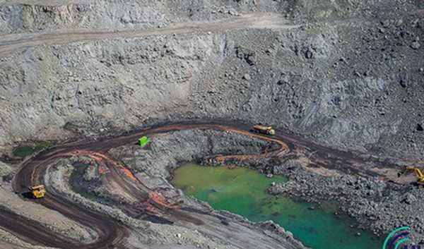 تهاتر ١٠هزار میلیاردی بدهی‌های ایمیدرو و ایدرو/ واگذاری معادن از طریق بورس