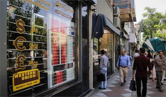 فروش ۵۵ درصد ارز صادرکنندگان توسط صرافی‌ها؛ ۴۵ درصد دیگر خریداری نداشت