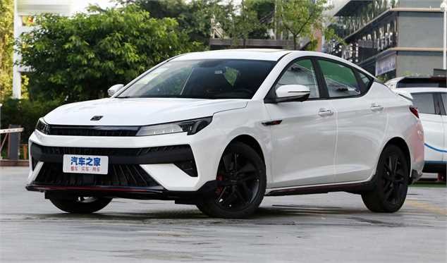 سدان جدید KMC J7 محصول کرمان موتور رونمایی شد