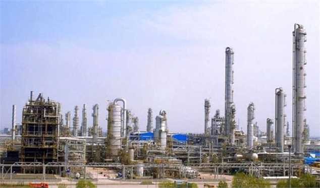 پیش‌بینی ۸۰ هزار میلیارد تومان کسری تبصره ۱۴ در صورت کاهش نرخ خوراک پتروشیمی‌ها