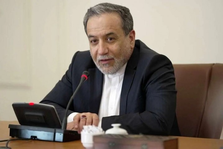 عراقچی: امروز با گروسی دیدار می‌کنم / با ابتکارات واقعی برای دستیابی به توافق عادلانه، به ژنو آمده‌ام