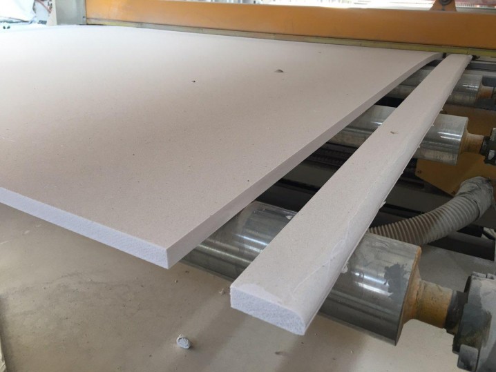 ضرورت رعایت کف عرضه محصولات پتروشمی در بورس