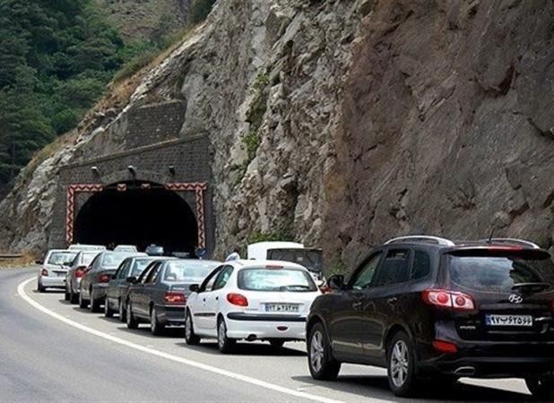 ترافیک سنگین در کندوان/ بارش باران در جاده‌های استان گیلان