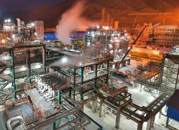 تثبیت قیمت خوراک پالایشگاهها تا پایان سال جاری