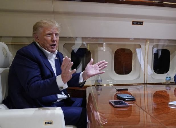 ترامپ: تعرفه واردات فولاد و تراشه‌ها را به‌زودی اعمال می‌کنم