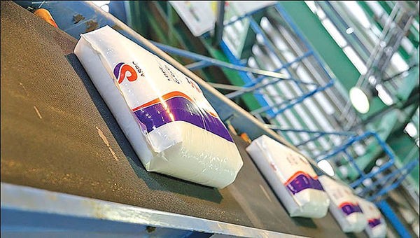 افت ۲۳ درصدی حجم دادوستد محصولات پلیمری بورس کالا در هفته گذشته رقم خورد