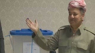  با شروع همه پرسی استقلال کردستان عراق، بارزانی رأی خود را به صندوق انداخت