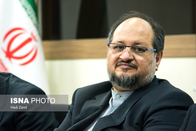 شریعتمداری چگونه میخواهد \