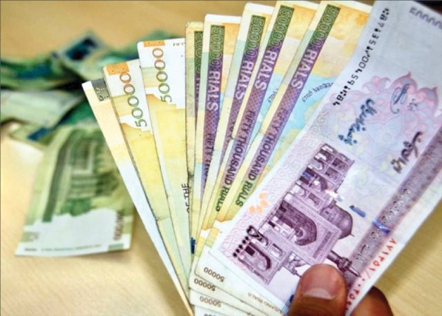 مهم‌ترین عناوین خبرهای این هفته حوزه کار و تعاون به اختصاص کمک‌خرجی دولت به حقوق بگیران زیر سه میلیون تومان، بهبود وضع معیشت بازنشستگان، ایجاد بیش از ۴۰۰۰ شغل تعاونی و برگزاری نشست شورای عالی کار اختصاص داشت.