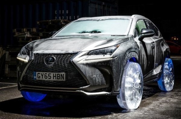 خودرویی لوکس با تایرهای یخی!