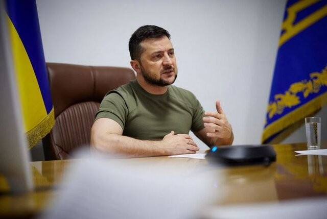 زلنسکی: برای گفتگو با روسیه در باره اعلام وضعیت بی‌طرف آماده‌ایم