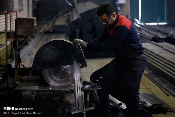چرخه معیوب اقتصاد ایران؛ رکود صنعتی عمیق‌تر شد