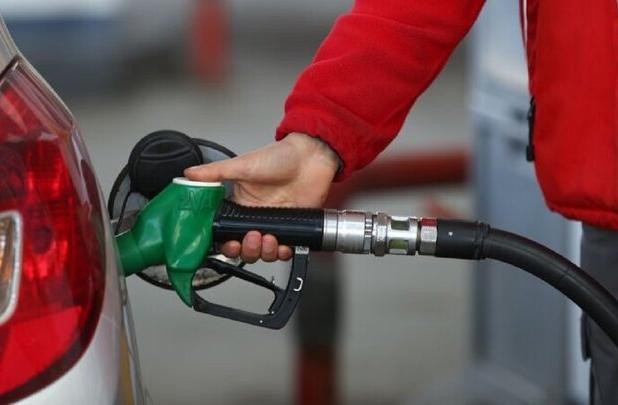 هنوز بنزین سوپر وارداتی در جایگاه‌ها توزیع نشده است