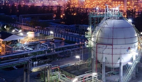 جهش سوم صنعت پتروشیمی چیست و چه خدمتی به صنایع تکمیلی می‌کند؟