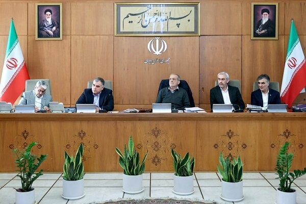 تاکید پزشکیان بر تسریع توسعه میدان نفتی آزادگان