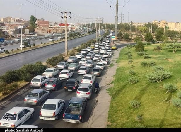 ترافیک سنگین در محورهای ورودی به تهران