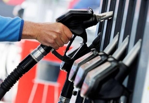 ۶۰ لیتر سهمیه بنزین خرداد امشب شارژ می شود