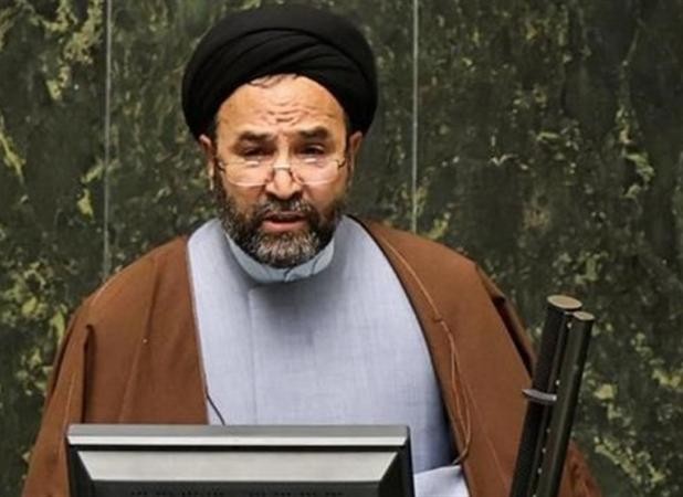 واگذاری خودروسازی‌ها نباید به معنای حراج باشد