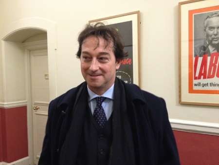 کاردار انگلیس درتهران آینده روابط ایران و انگلیس را مثبت ارزیابی کرد