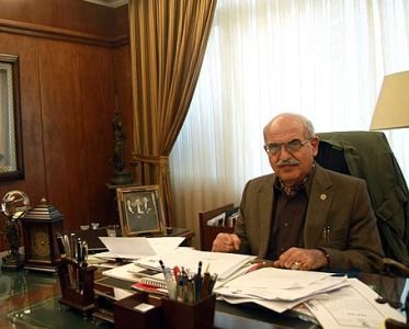 بهمن كشاورز: اهمال دولت احمدی نژاد در حراست از 2 میلیارد دلار پیگیرد قانونی دارد