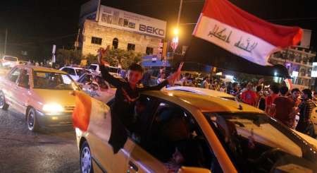 عراقی ها پس از 30 ماه اشغال ، آزادی فلوجه را جشن گرفتند