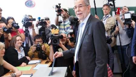 نتایج غیررسمی انتخابات اتریش از پیروزی \'فان در بلن\' حکایت دارد/ نه اتریشی ها به راست افراطی