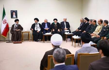 آحاد مسئولان و مردم در دفاع از نظام اسلامی احساس مسئولیت کنند