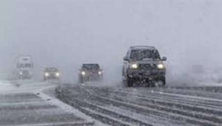 محورهای تردد در 10 استان برفی و در 2استان بارانی است
