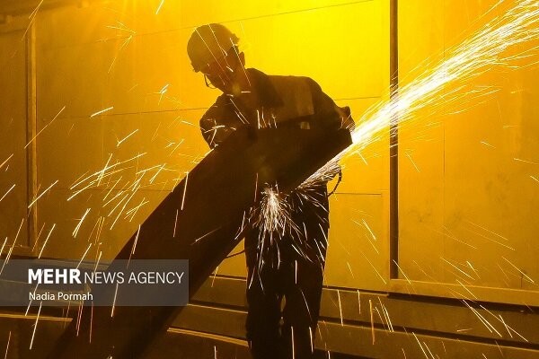 حمایت از معیشت کارگران در شرایط ویژه بر عهده دولت است