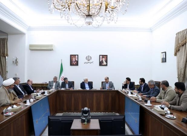 برای رشد ۸ درصدی نباید به منابع داخلی محدود شویم