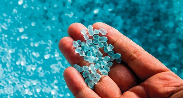 افت محدود نرخ‌های پایه با کاهش دلار و آرامش بازار جهانی 