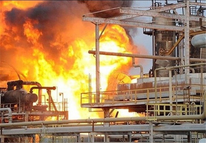 آتش‌سوزی در بزرگ‌ترین پتروشیمی هند