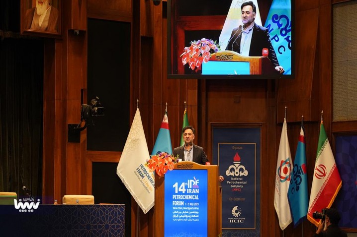 بومی‌سازی ۲۵۰ فناوری برتر پتروشیمی