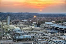 اتخاذ تدابیر لازم برای توسعه مگا پروژه میدان نفتی