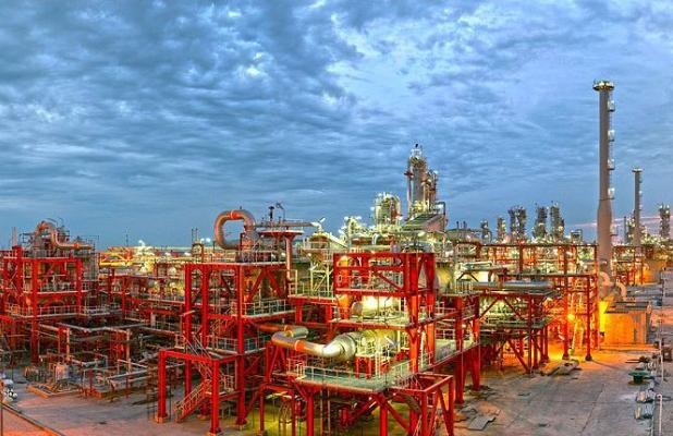 تاثیر مثبت تثبیت نرخ خوراک پالایشگاه ها بر بازار سرمایه