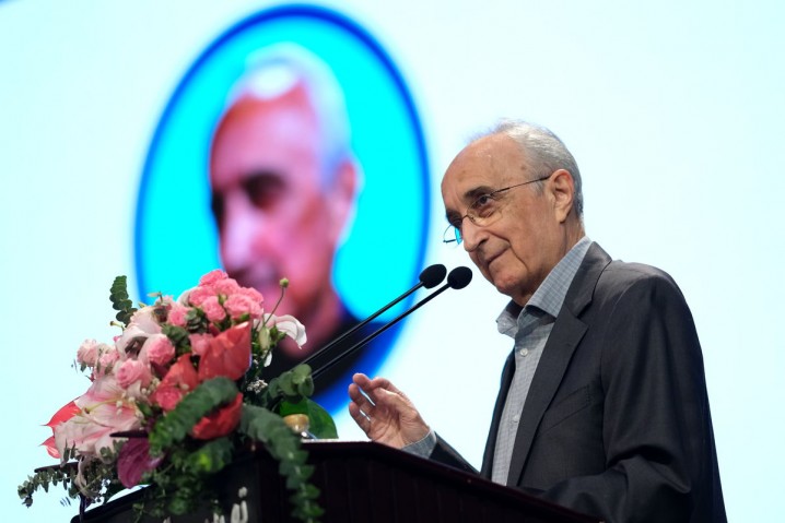 توصیه غنی‌نژاد به دولت پزشکیان: جدایی‌طلبان را دور خود جمع نکنید